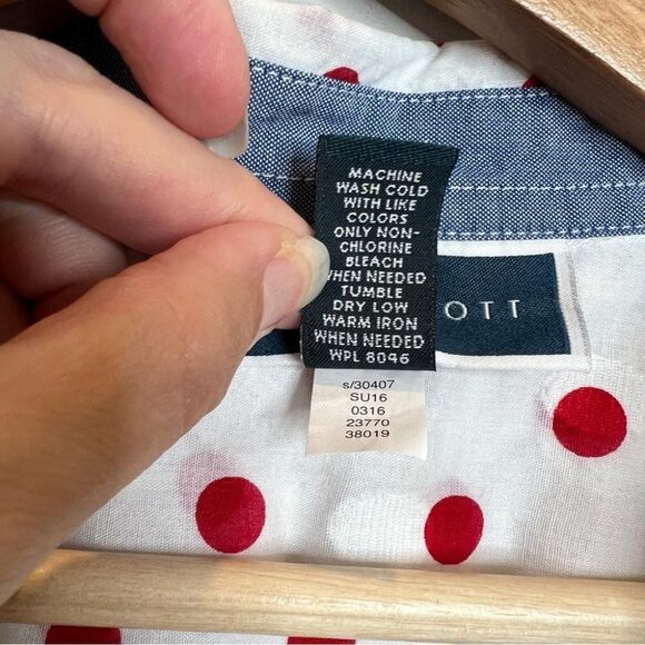 Karen Scott Womens Size Medium Red White Polka Dot Sleeveless Button Up Blouse - Picture 6 of 9